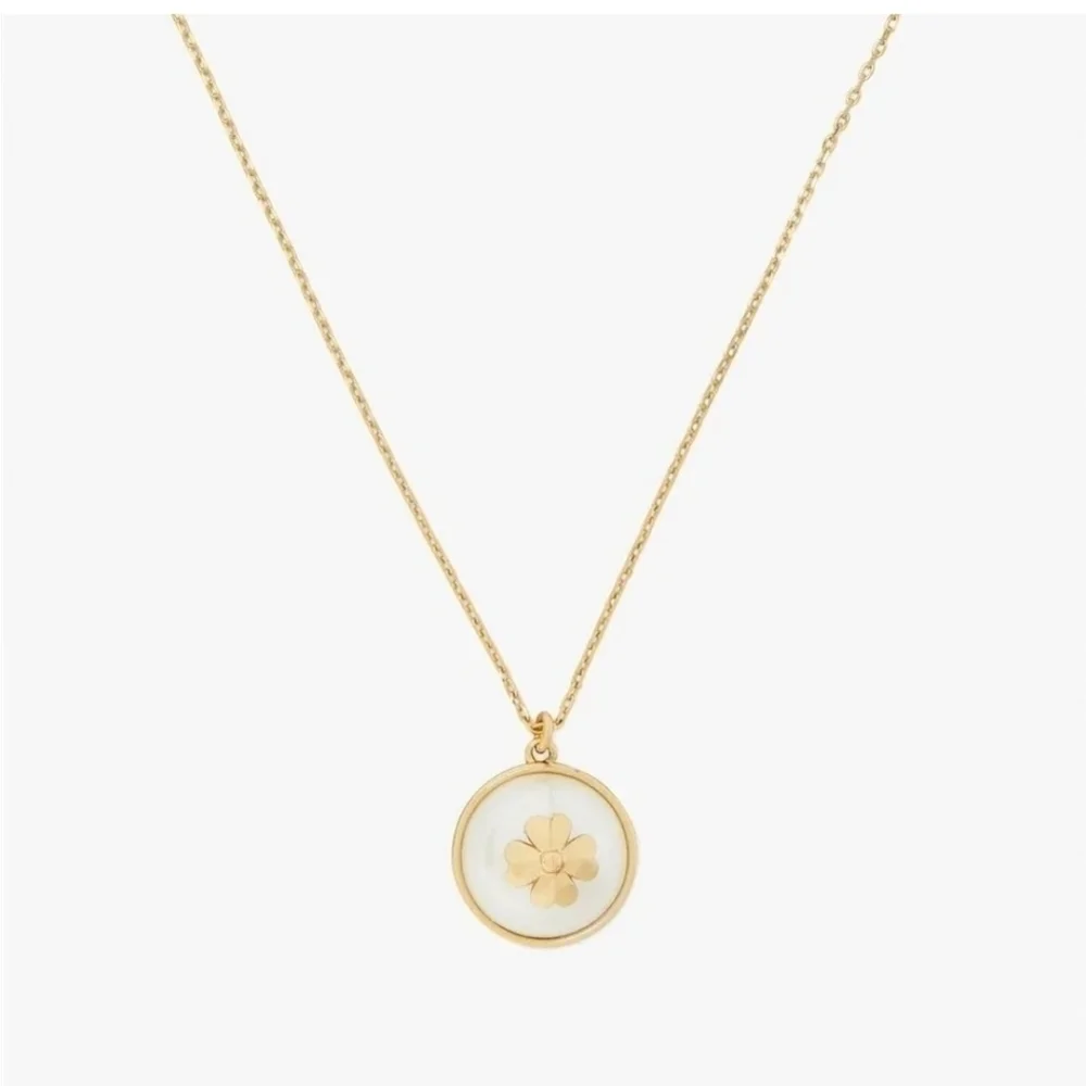 🤍▪️KATE SPADE ▪️ New York Gold Clover Pearl on pearls Necklace